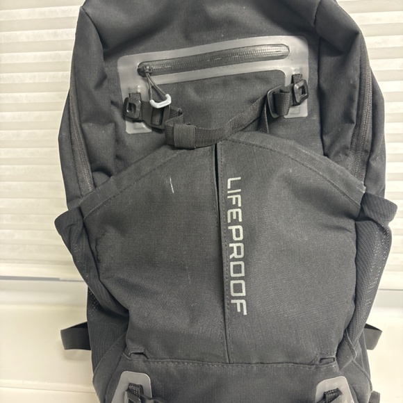 Life proof backpack - Picture 3 of 3